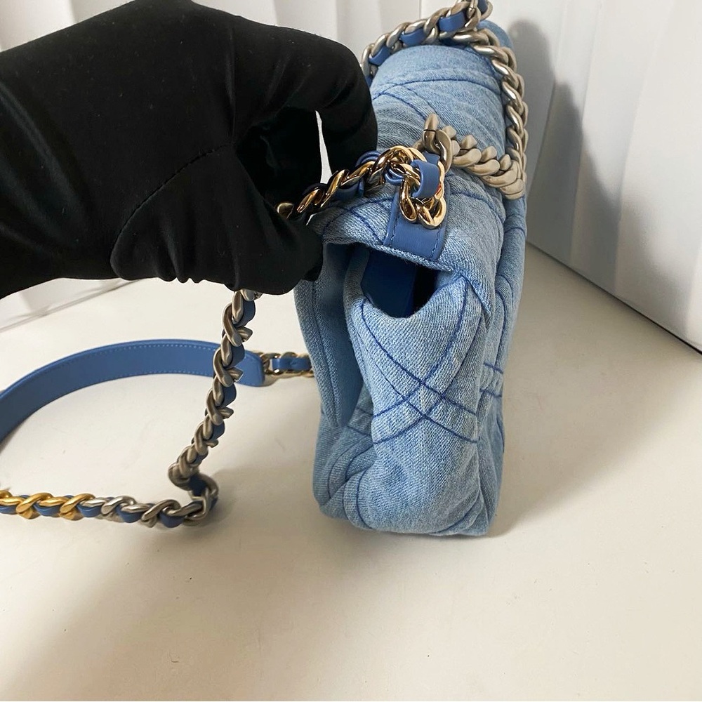 CHANEL 19 Handbag Medium Blue Denim - Picture 3 of 12
